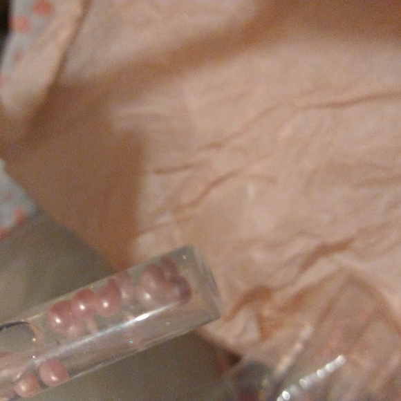 Serum pearl sample - Picture 2 of 2